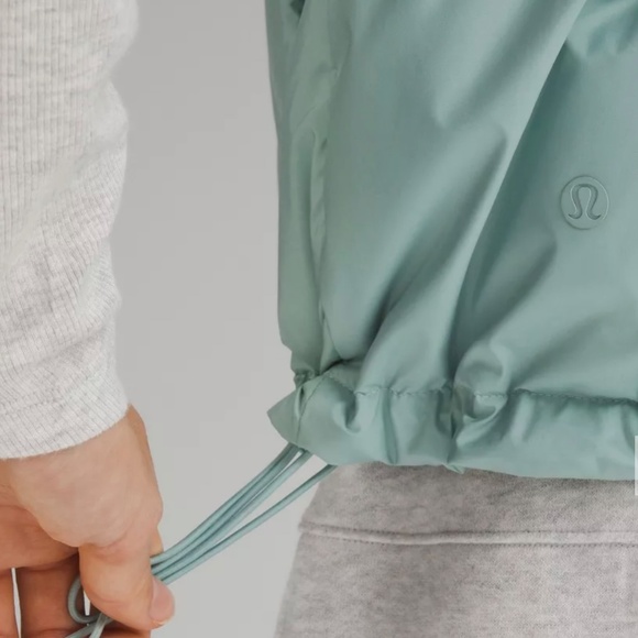 Lululemon Wunder Puff 600 Cropped Vest Sz 8 *RARE* color -Frosted Jade NWT - Picture 4 of 17